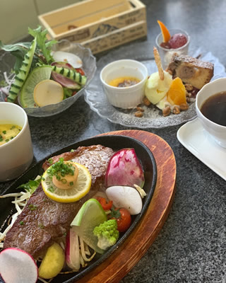 特選牛ロースステーキランチ